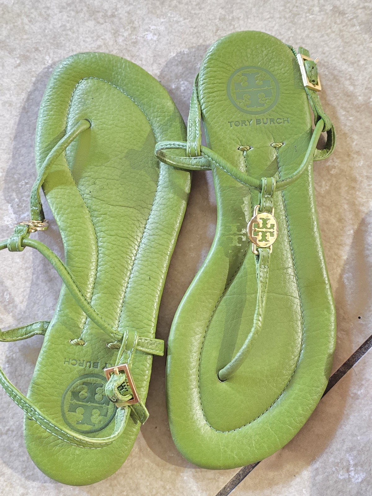Tory Burch Green Leather Thong Sandals Logo Buckle Adjustable Straps Women 5