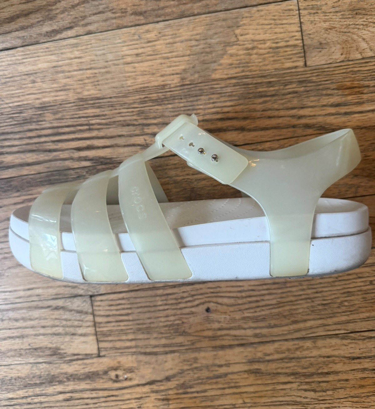 Crocs Splash Glossy Fisherman Womens Sandals White US Sz 9 Sold out 🤍 so comfy
