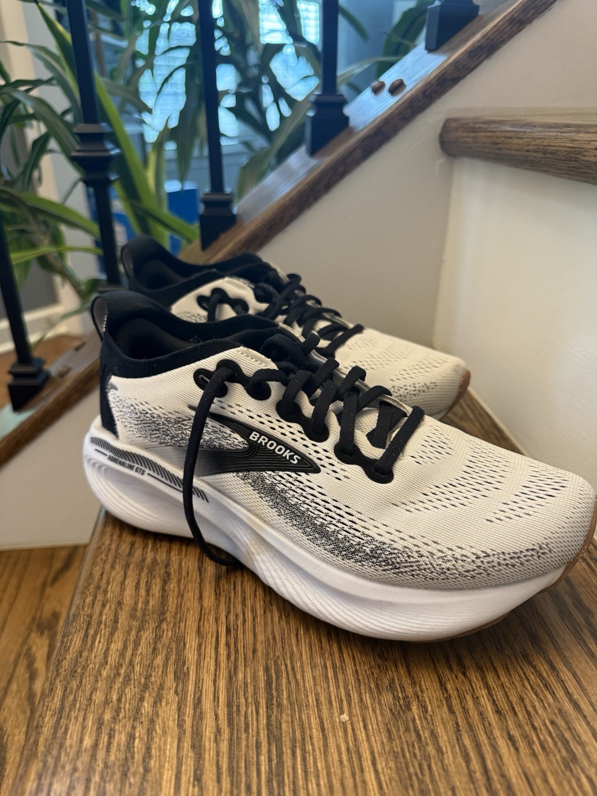 Brooks Adrenaline GTS 25 Women’s White Cushioned Breathable Mesh Running Shoes