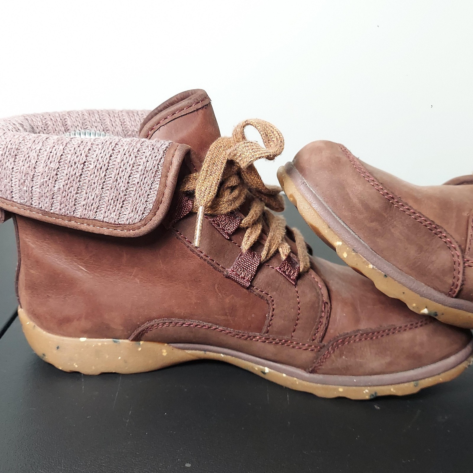 Chaco Boots Womens Size 7.5 Brown Nubuck Lace Up Ankle Bootie Knit Cuff Winter