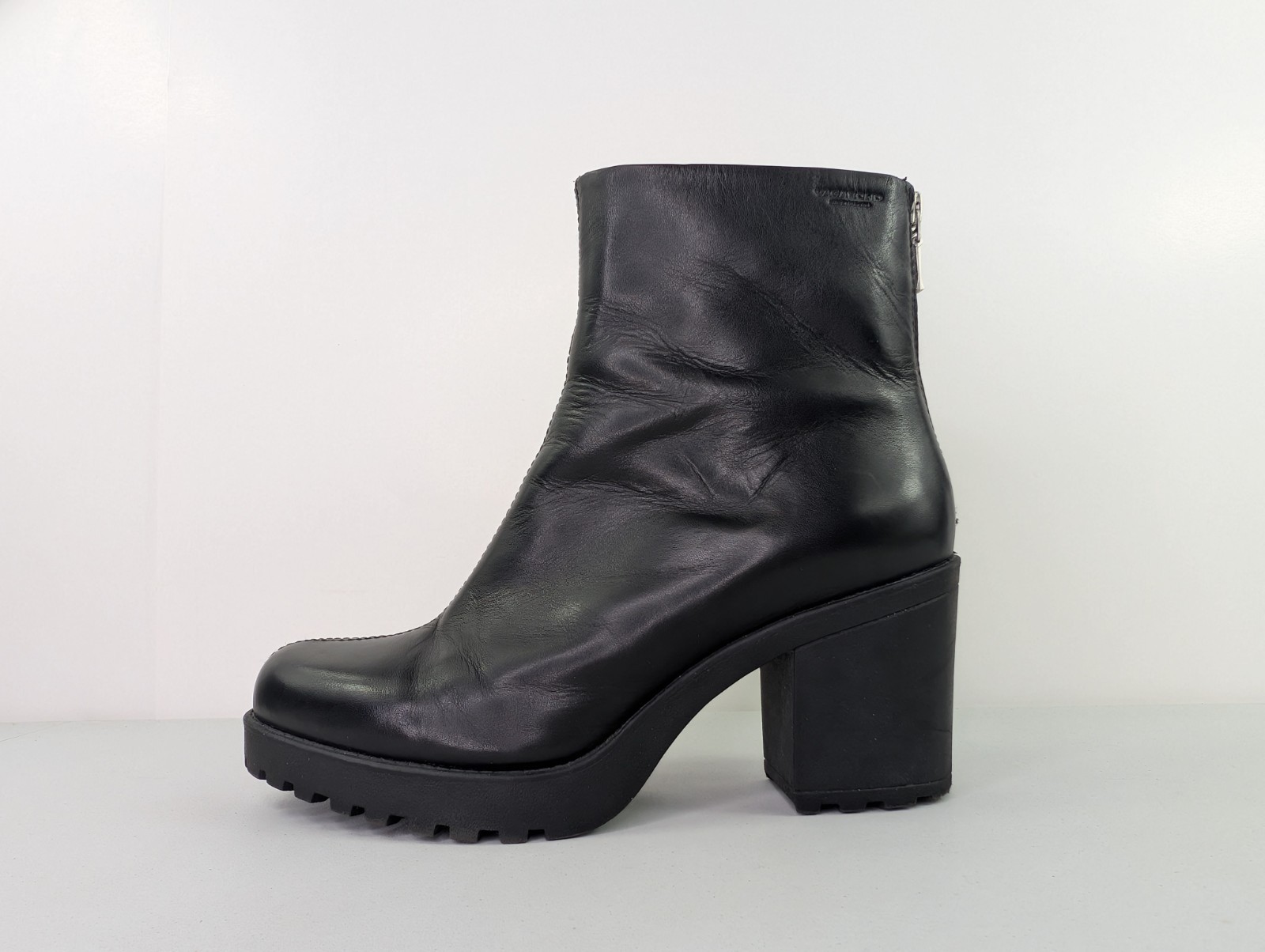 Vagabond Grace Boot Size 39 US 8 Black Leather Chunky Bootie Block Heel Side Zip
