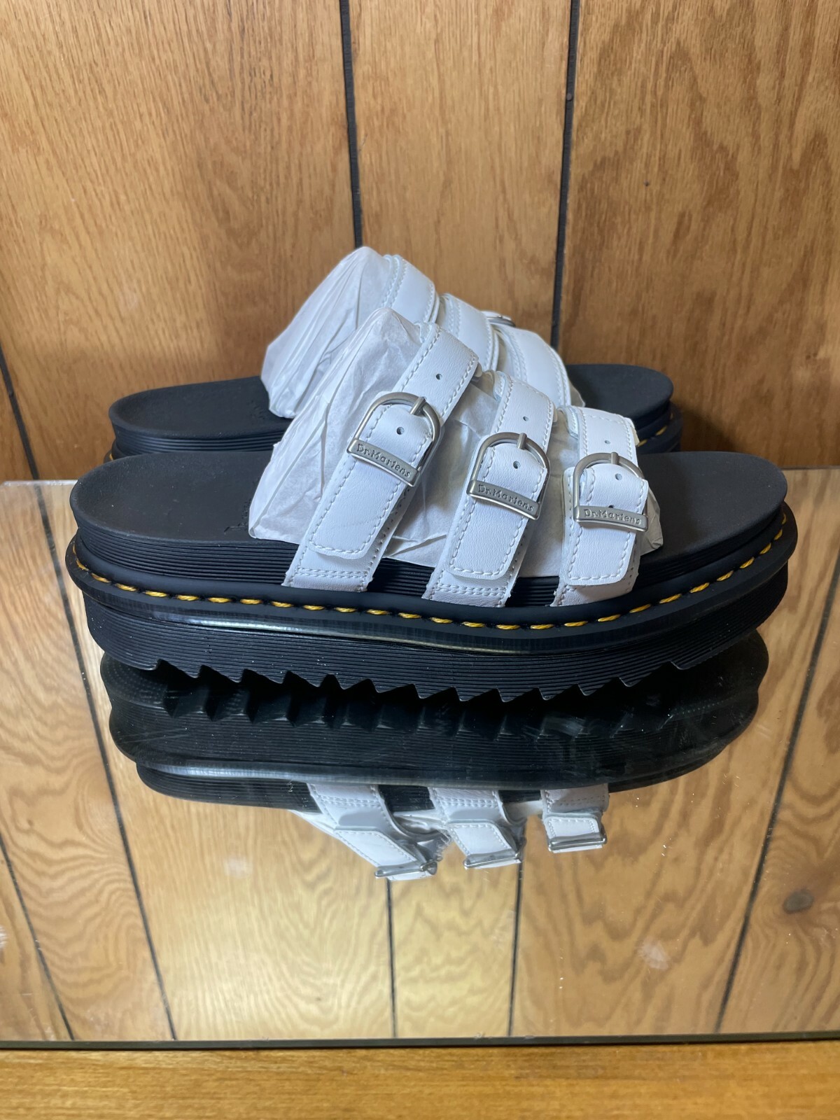 NIB Womens Dr Martens Blaire White Leather 3-Strap Slide Sandals S 9 US