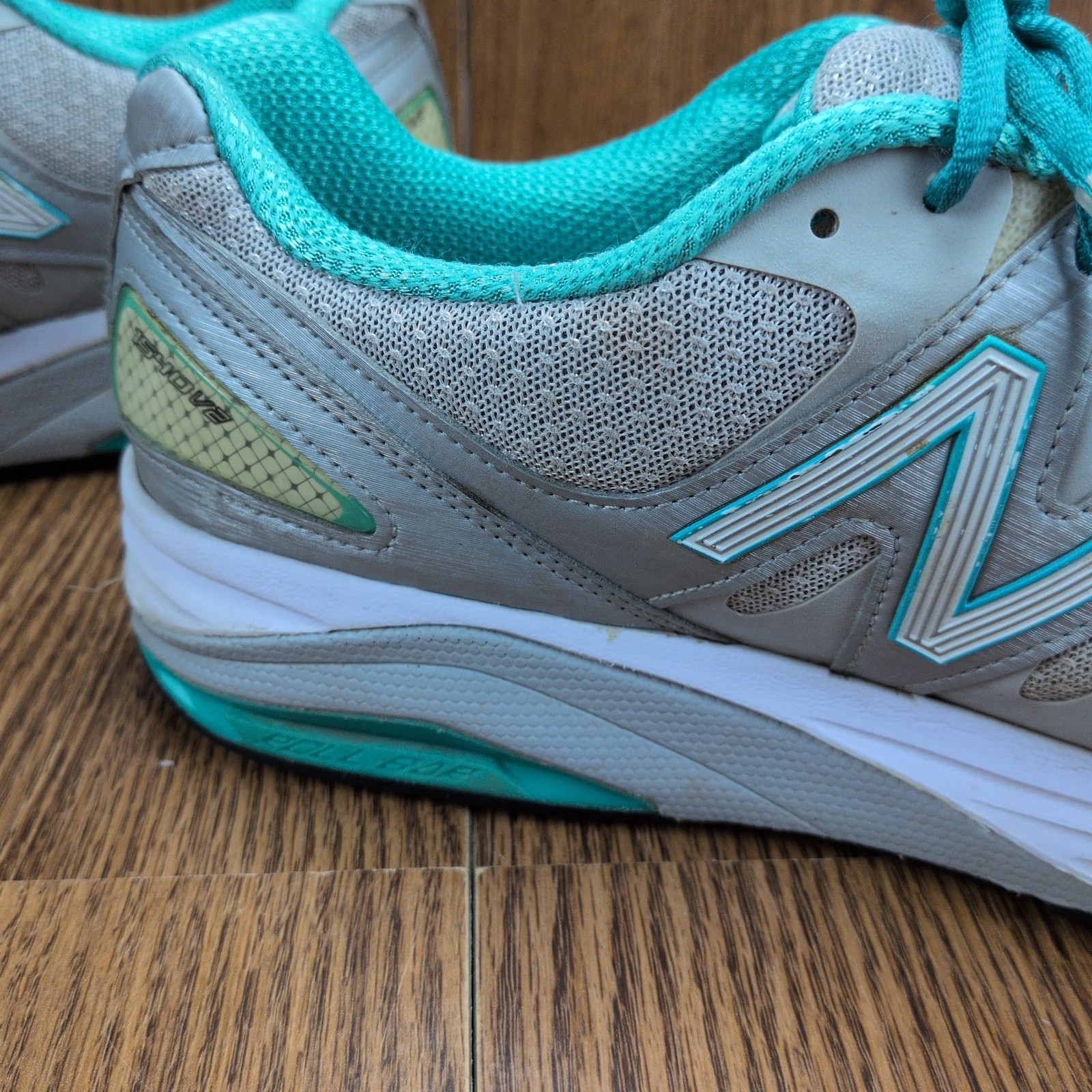 New Balance 1540 v2 Sneakers Womens Size 13 Gray Teal Trim W1540SG2 Used Running