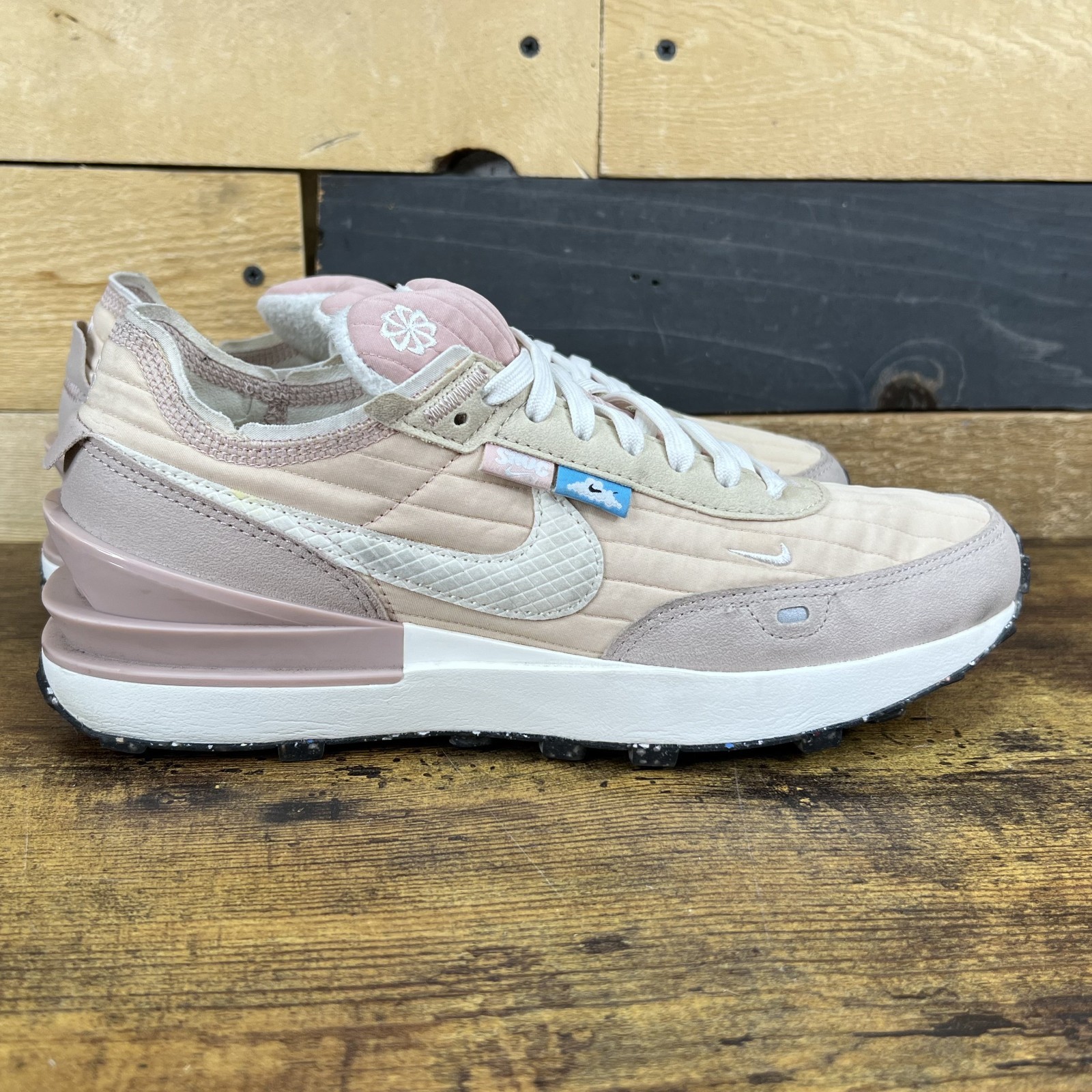 Nike Athletic Shoes Women’s US 10 Pink Oxford Waffle Toasty Snug Recycled Pink