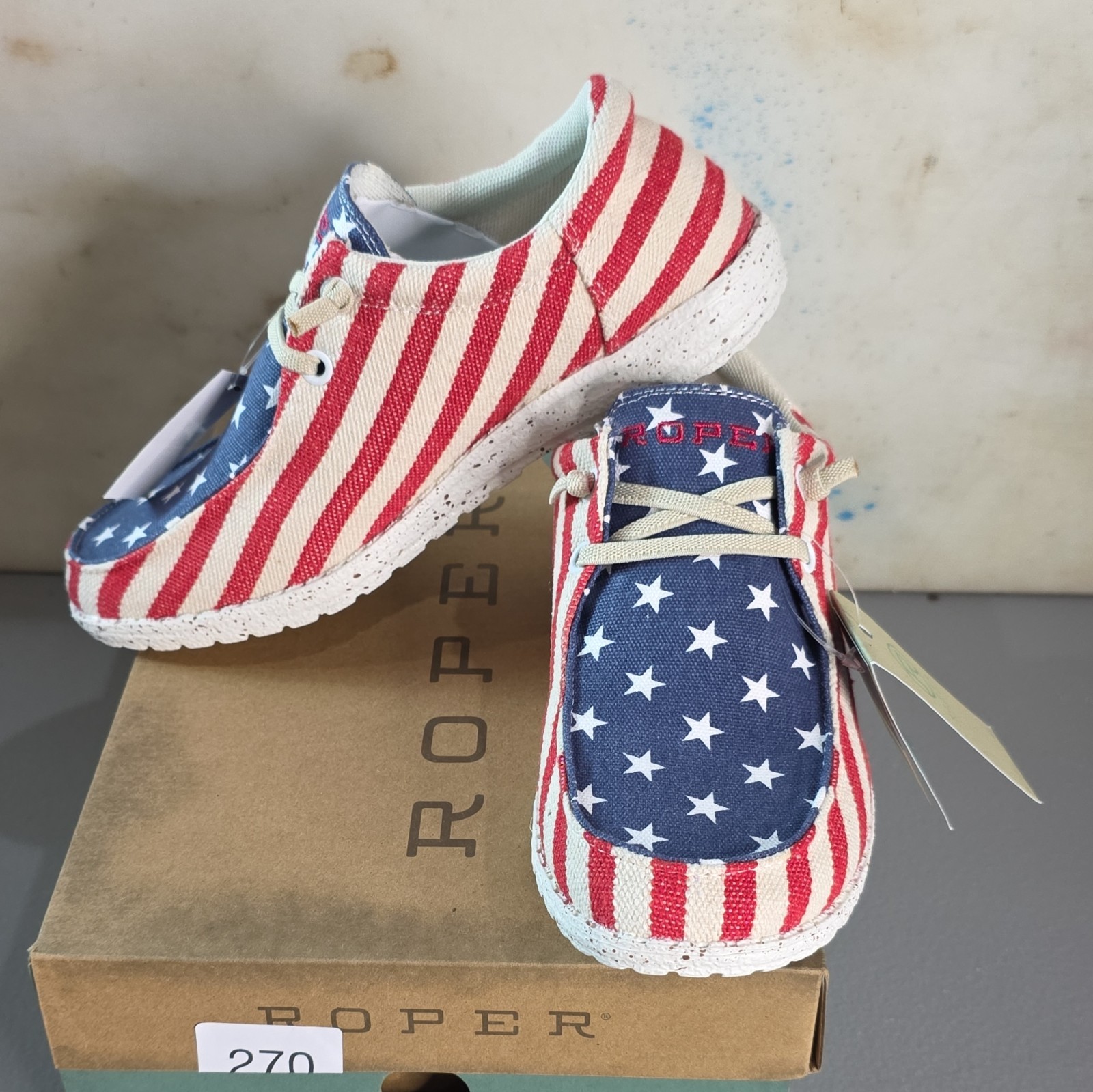 Roper Hang Loose Women’s Lace-Up Low Top Canvas Sneakers Red Stars & Stripes