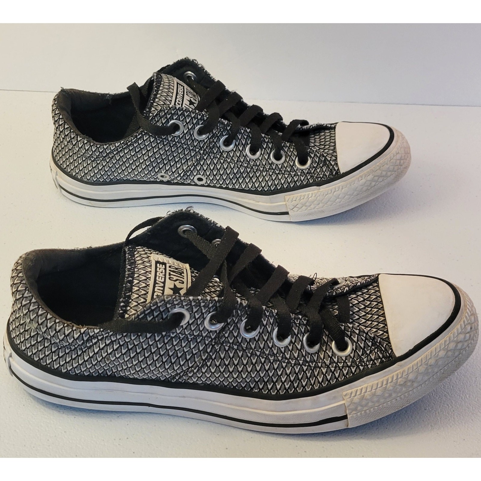 Converse Chuck Taylor All-Star Sneakers Low Top Black White Arrow Womens Size 8