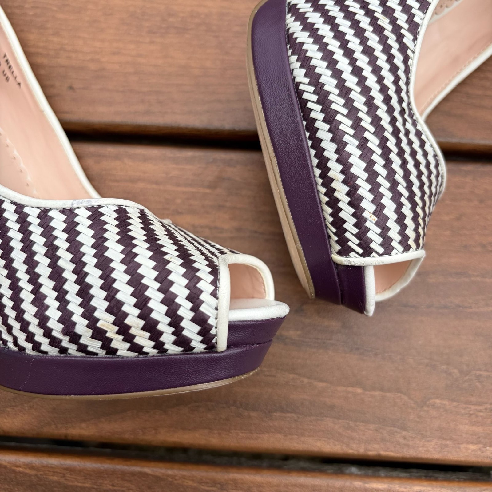 Madison by ShoeDazzle Trella Woven Peep Toe Platform Pumps Purple & White Sz 9