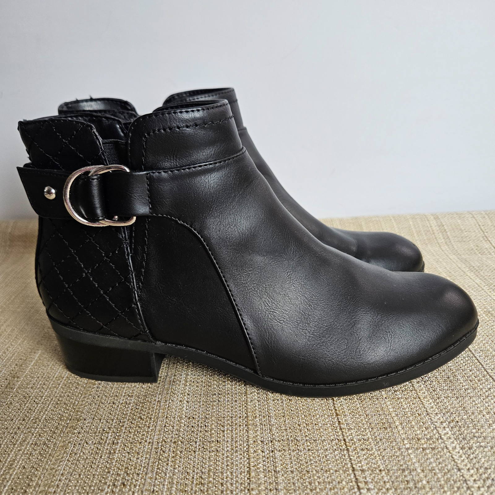 Black Ankle Bootie Dakota Chase Ankle Boots Quilted Buckle Low Heel Zip Womens 8