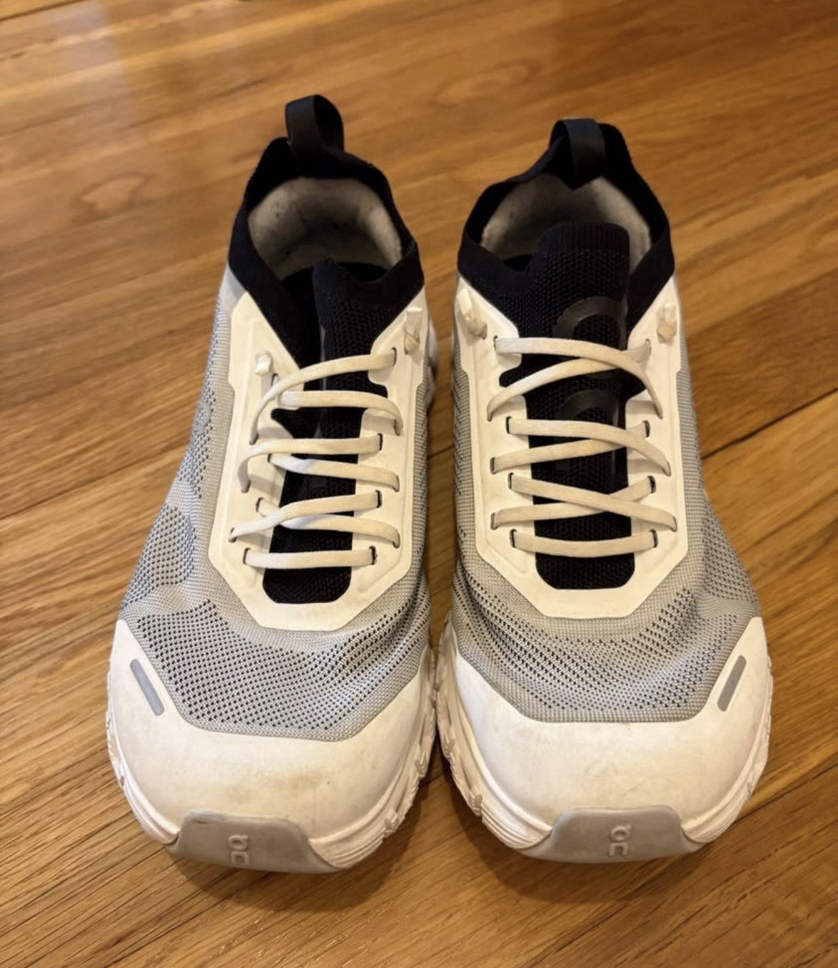 On Cloud Women’s Versa 6 – Athletic Sneakers White/Gray/Black Running Shoes