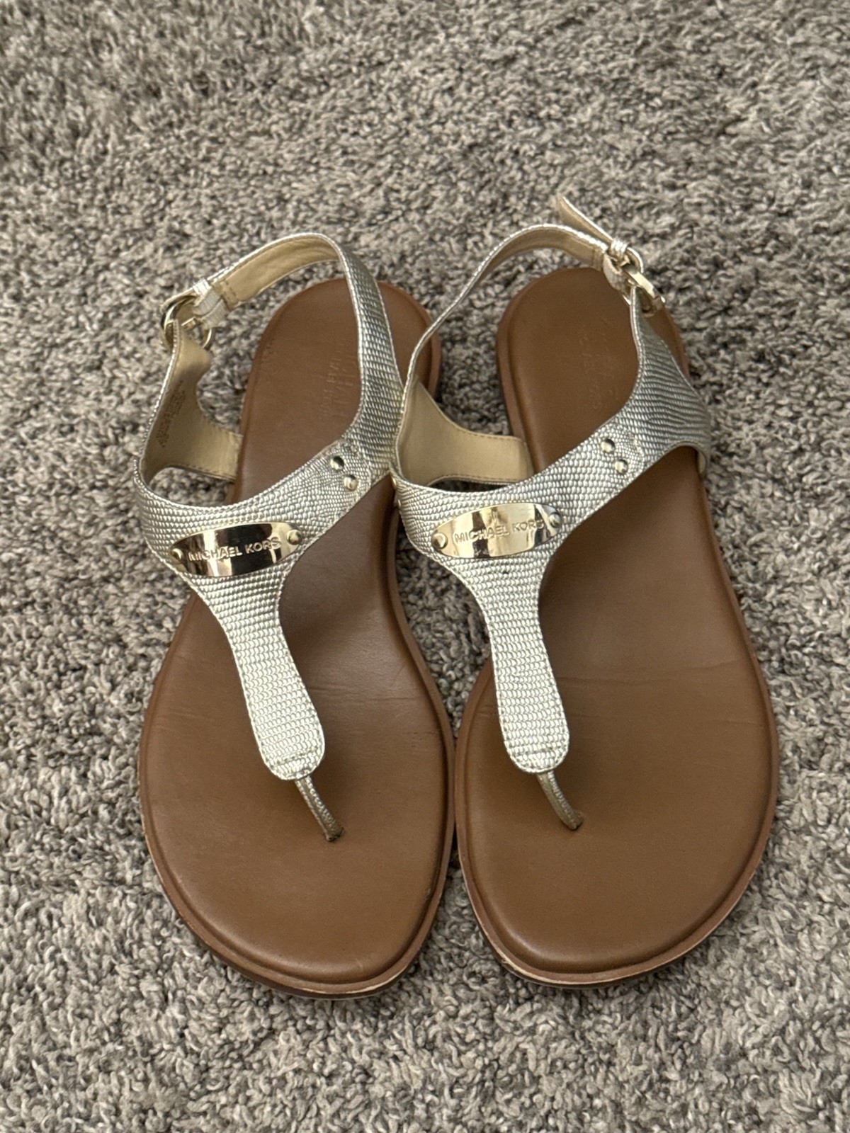 Michael Kors MK Plate Thong Sandals Gold Snake Embossed Leather Flat Size 8.5