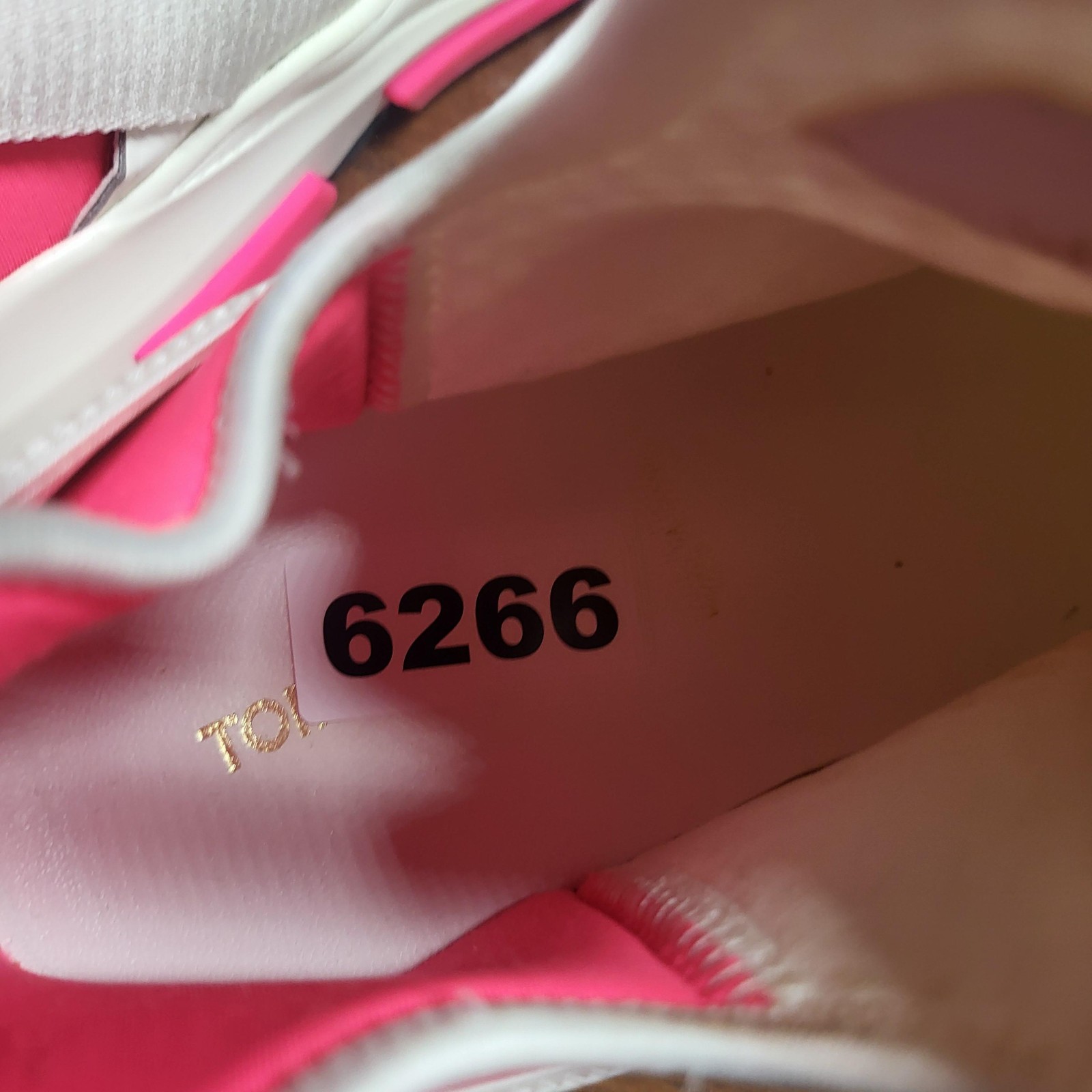 Tom Ford Shoes Womens Size 7 White Pink Mesh Low Top Athletic Sneakers W2818N