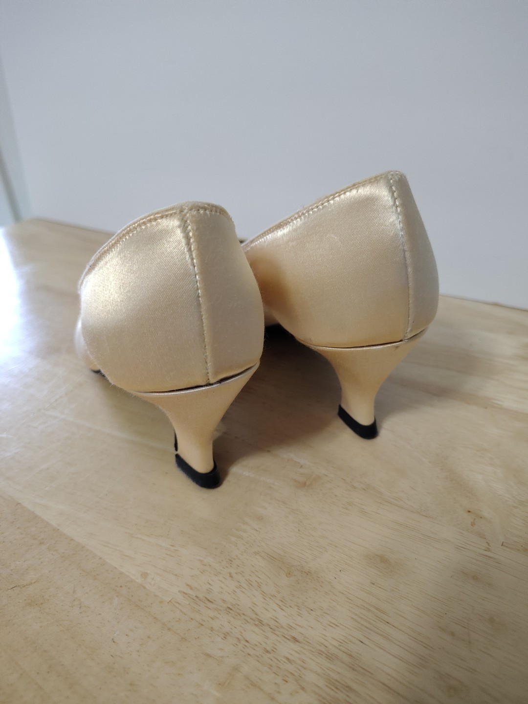 Peacocks Premier Dyeable Fabric Closed Toe Ivory Heels Size 7 B