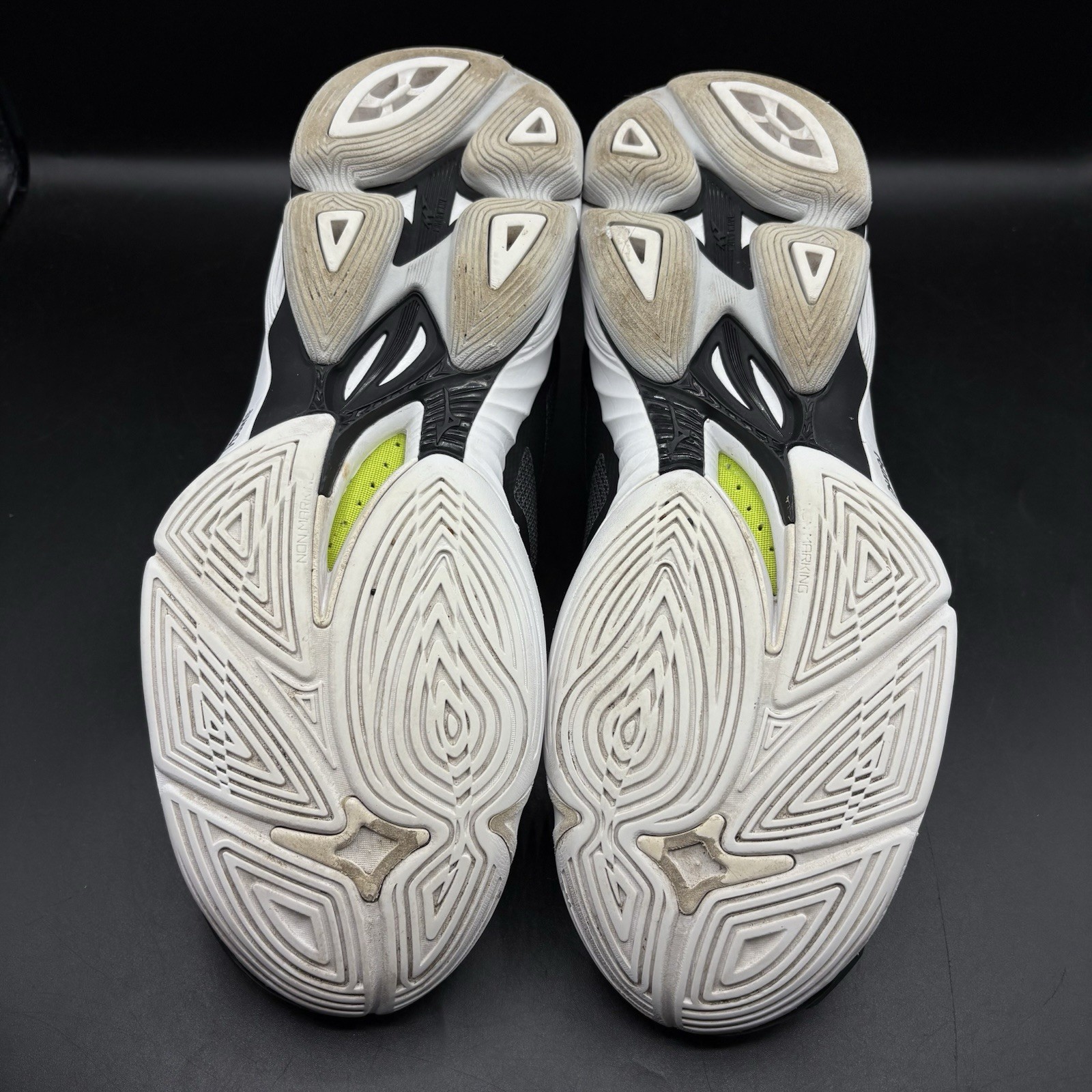 Mizuno Wave Lightning Z6 Volleyball Shoes Women 10.5 Black White Low Top