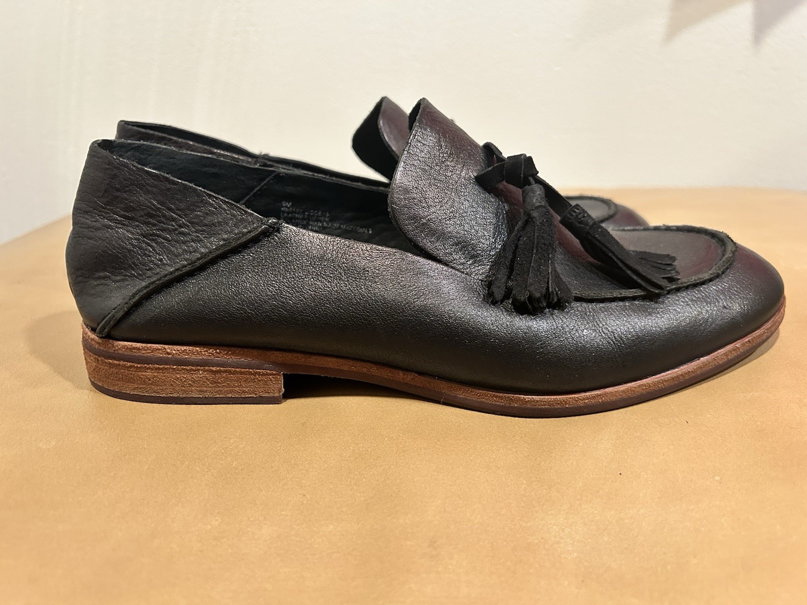 Kork Ease Women Size 9 Black Leather Tassels Loafer Slip On Comfort Shoes