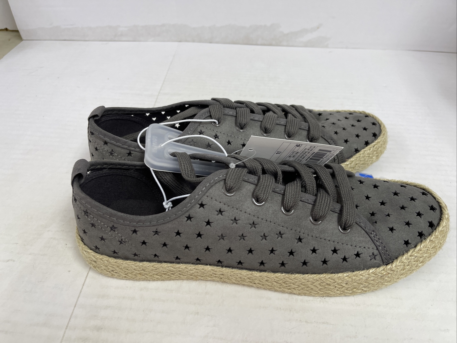 Universal Threads Womens Size 11 Gray Jena Espadrille Star Cut-Outs Sneakers