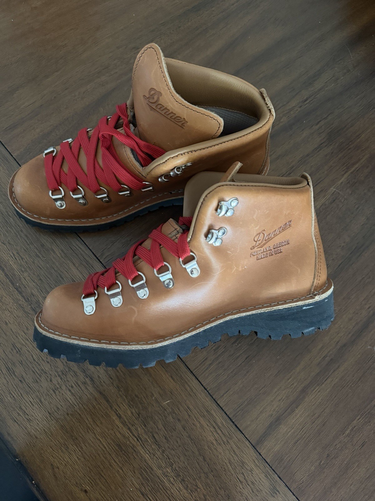 DANNER Boots Mountain Light Cascade Women’s Size 9 Brown Leather $390 Retail