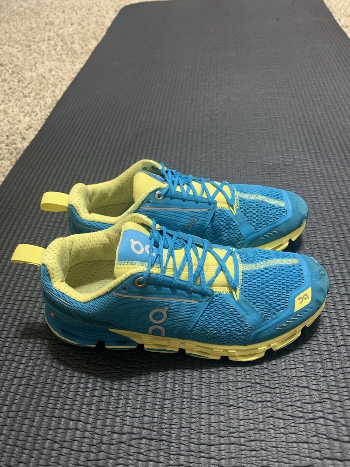 On Cloud Cloudflyer Women’s Running Shoes, Size 7, Blue Yellow