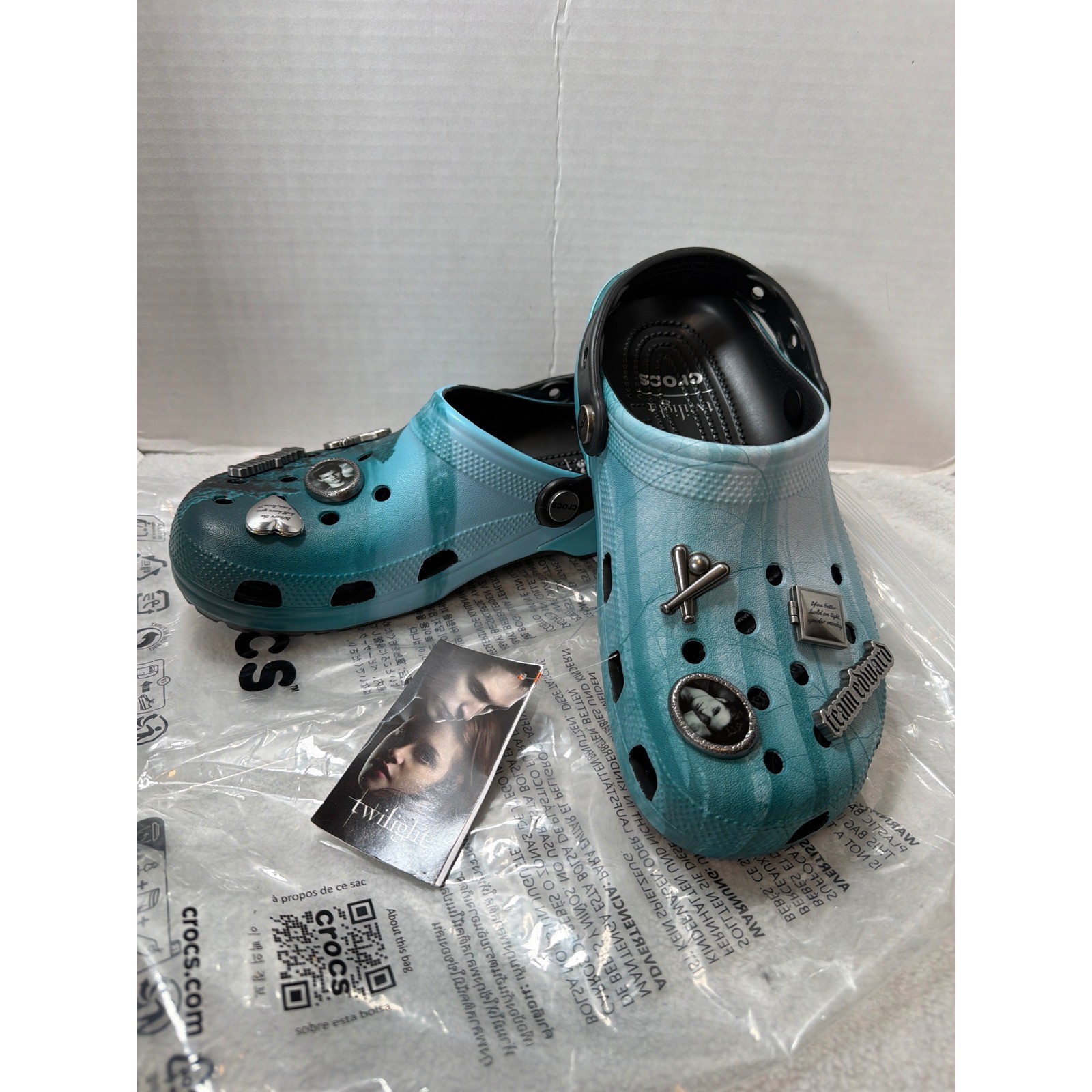NWT Crocs Twilight Saga Classic Clog Womens Size 8 Blue Black Team Edward Jacob