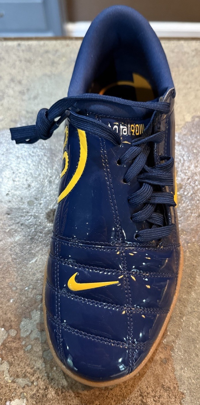 Nike Women’s Total 90 Michigan Midnight Navy Gold Soccer Shoes Size 9.5
