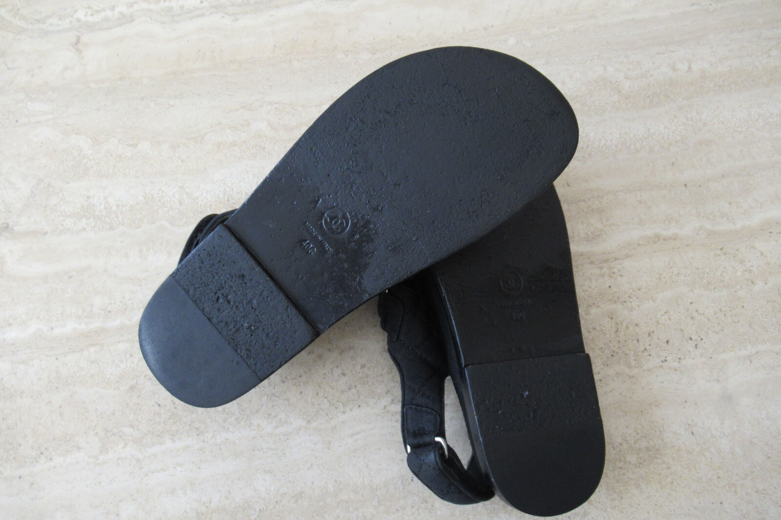 AUTH CHANEL DAD QUILTED FABRIC BLK «CC» SANDALS FLAT SZ «40» C RET$2300 BARGAIN!