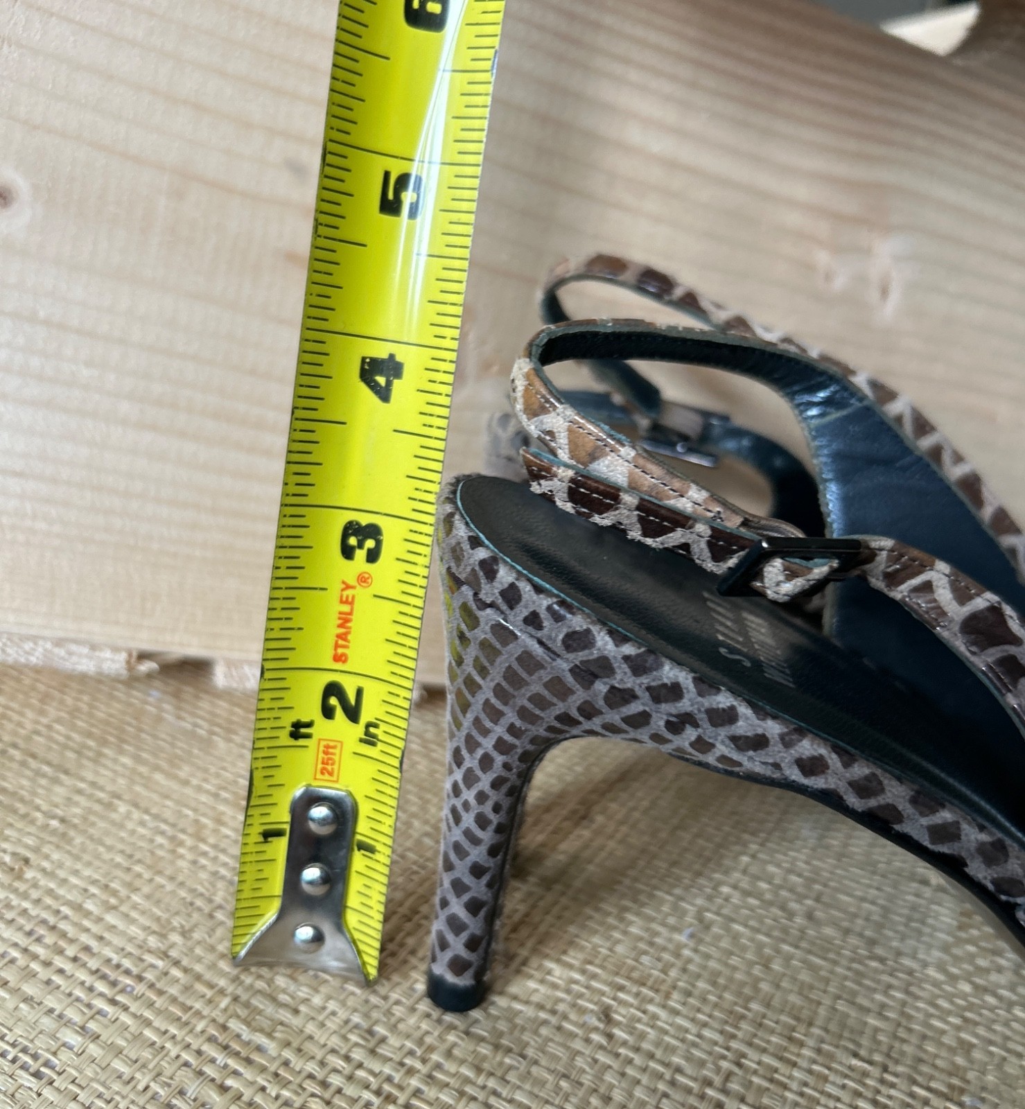 stuart weitzman heels 9N NWOB brown faux snakeskin 3-1/4 inch heel pointed toe