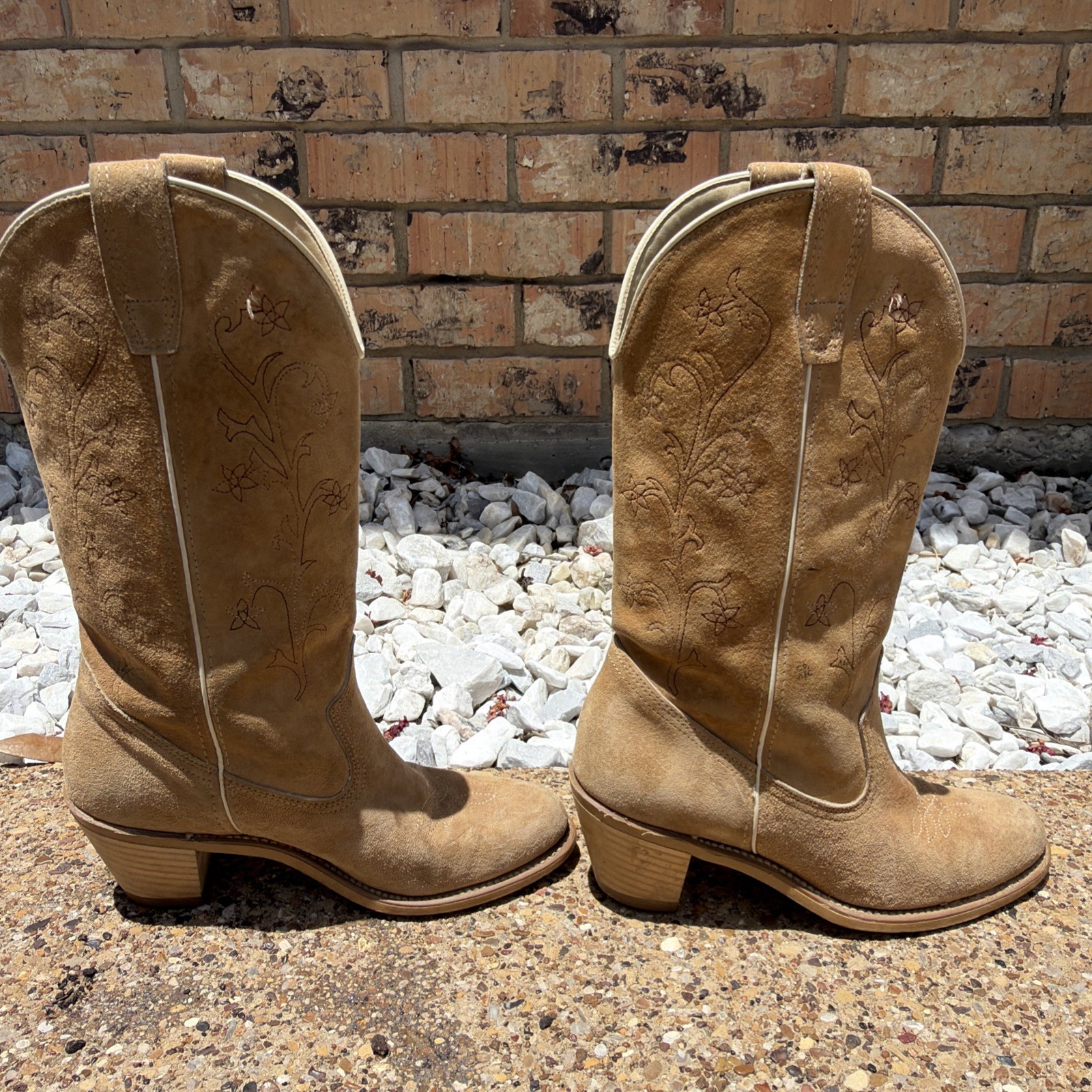 Vintage Wolverine Tan Suede Leather Boots Ladies Sz 7.5 (7) Western Cowgirl