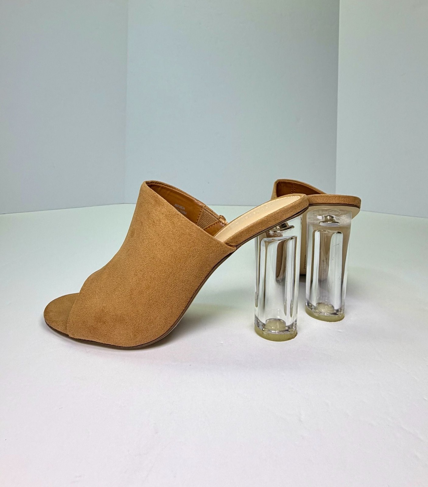 Chic Suede Mules with Clear Block Heel – Modern & Stylish