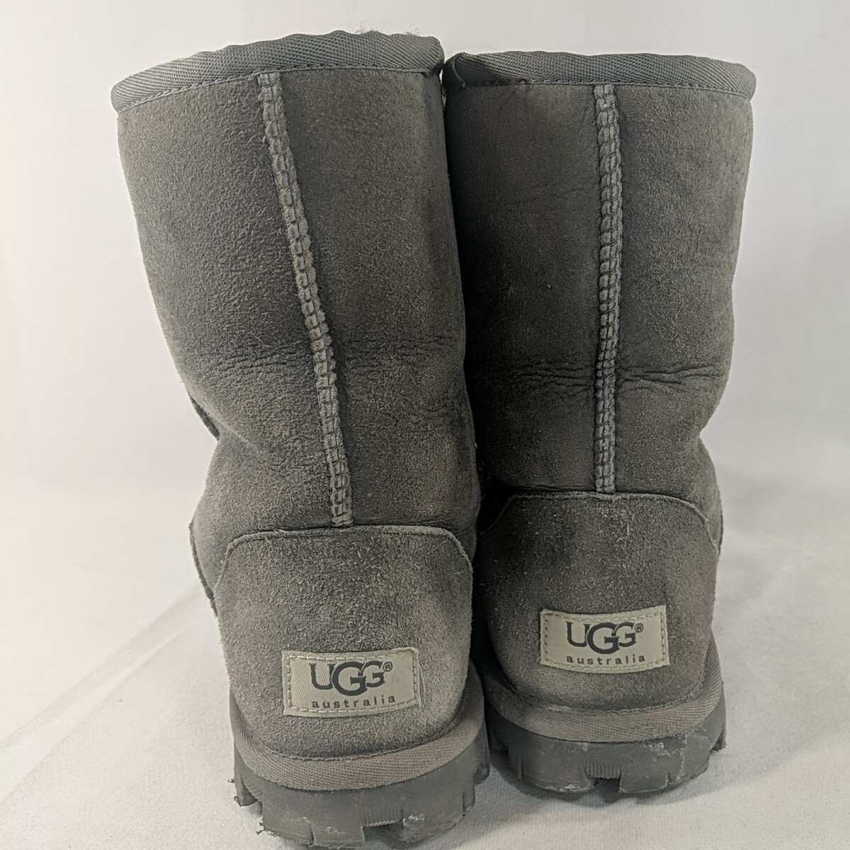 UGG Gray Suede Boots Mid Calf 5835 US 9 Sheepskin Classic Essential Short Winter