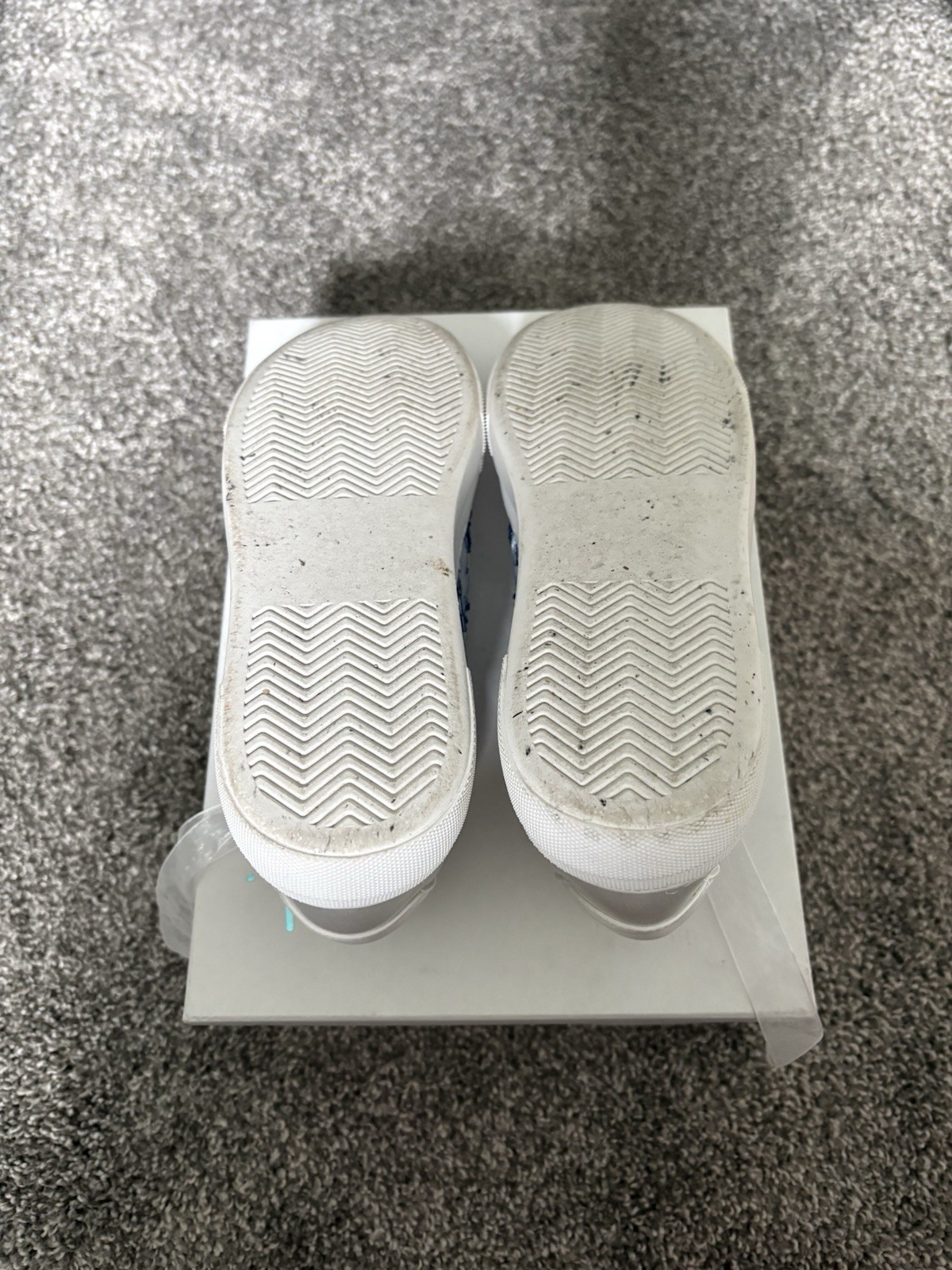 Betsey Johnson Nino Tulie Embroidered Sneakers Size 7.5