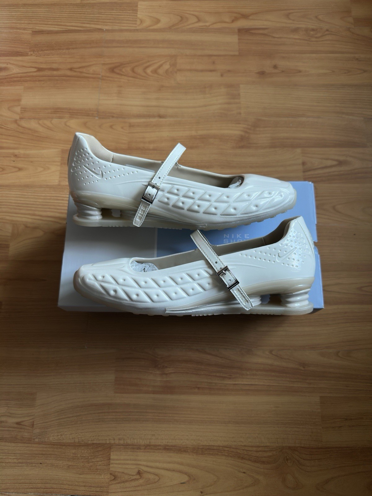 Size 8.5 – Nike Shox Z Calistra Pale Ivory W **SHIPS TODAY**