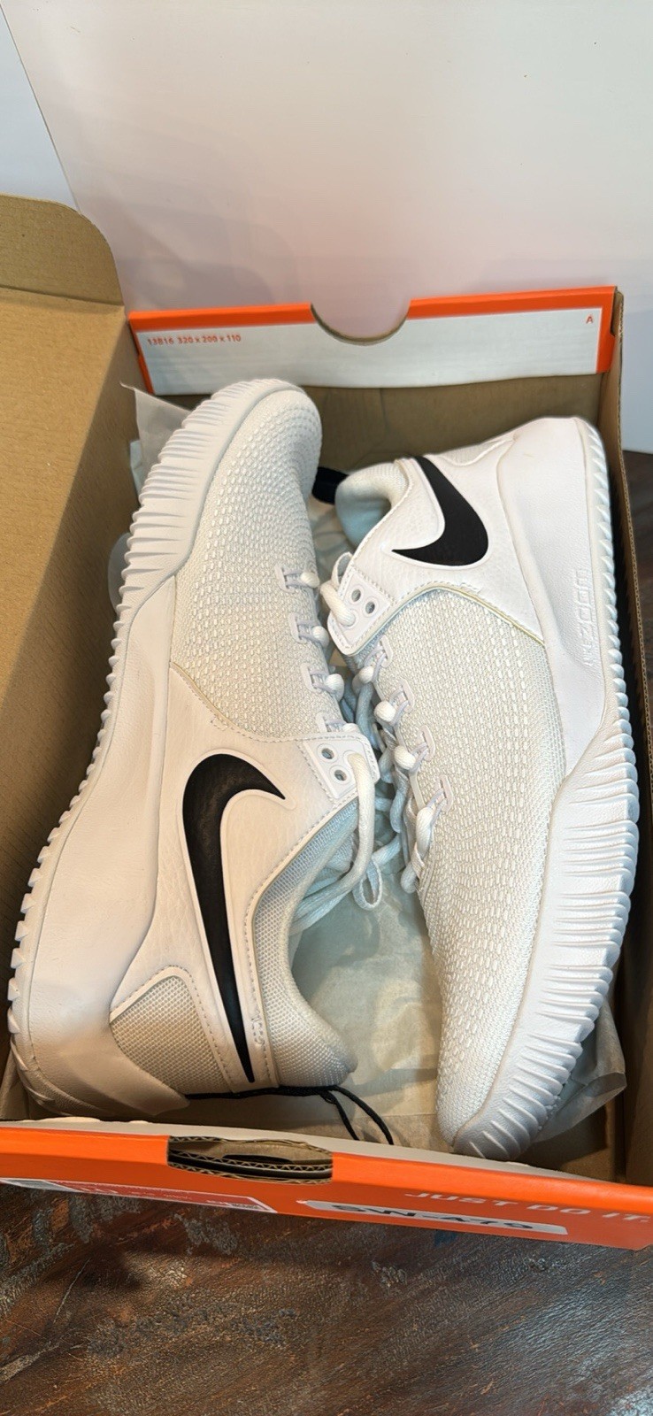 NIB Nike Zoom Hyperlace 2 Women’s 10 Volleyball Shoes Black/White AA0286