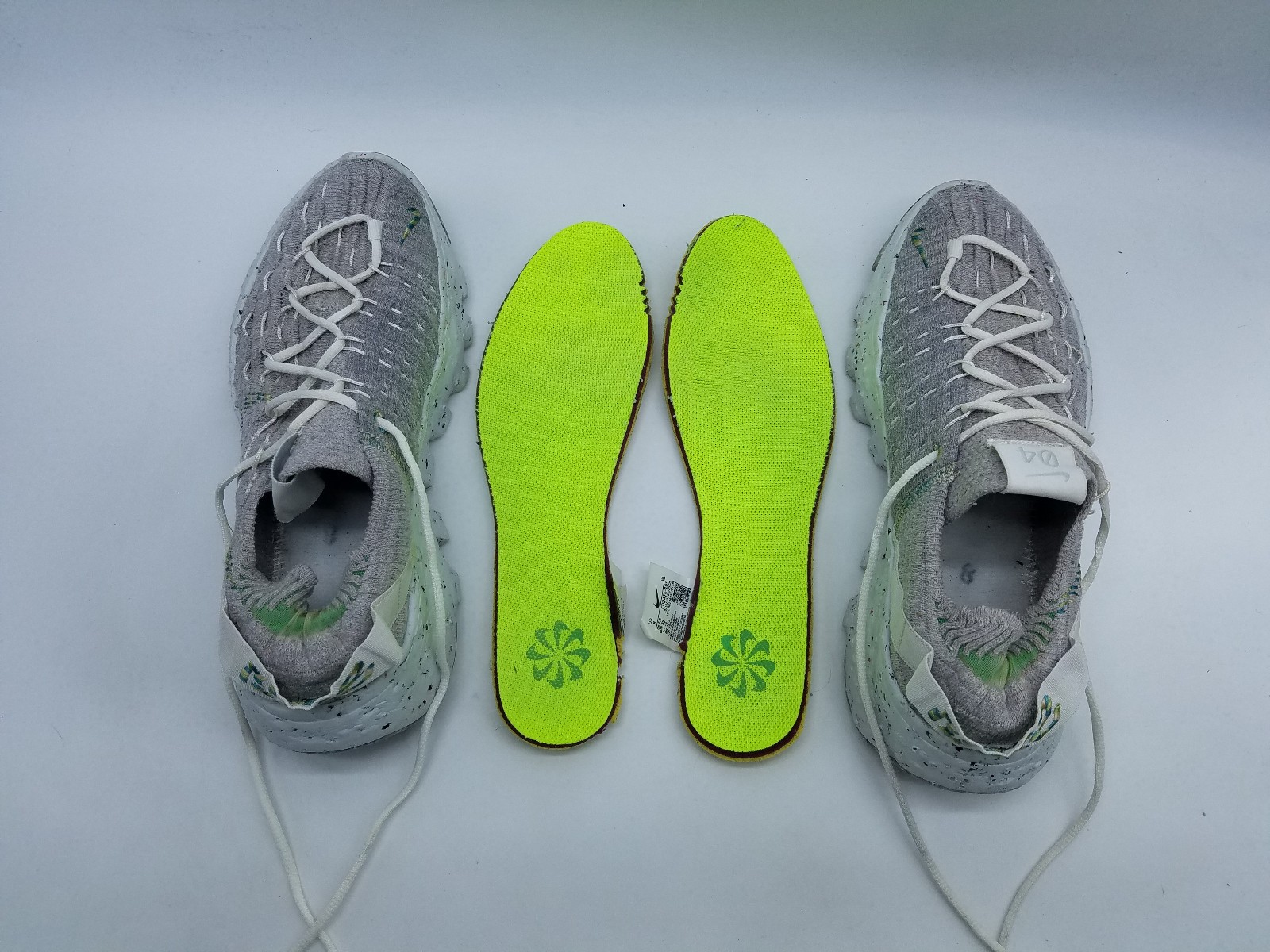 Nike Space Hippie ’04 Women’s Size 8 Running Shoes Photon Dust