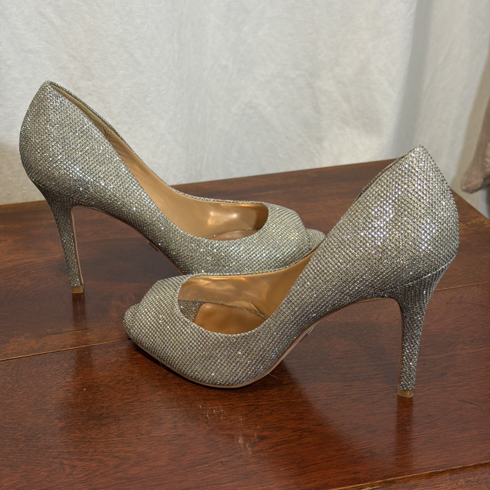 Badgley Mischka🔥Kassidy Silver Glitter/Stiletto/Heels/Wedding/Prom/Sz 7.5 EUC💥