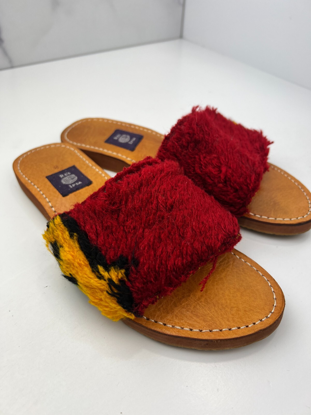 RES IPSA Handmade Moroccan Rug Slide Sandals Red Multicolor Size 8 Leather Sole