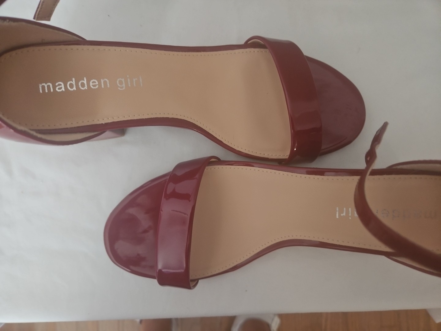 Madden Girl Women’s Size 7.5M Clyde Strappy Block Heels Deep Red Shinny Sandals