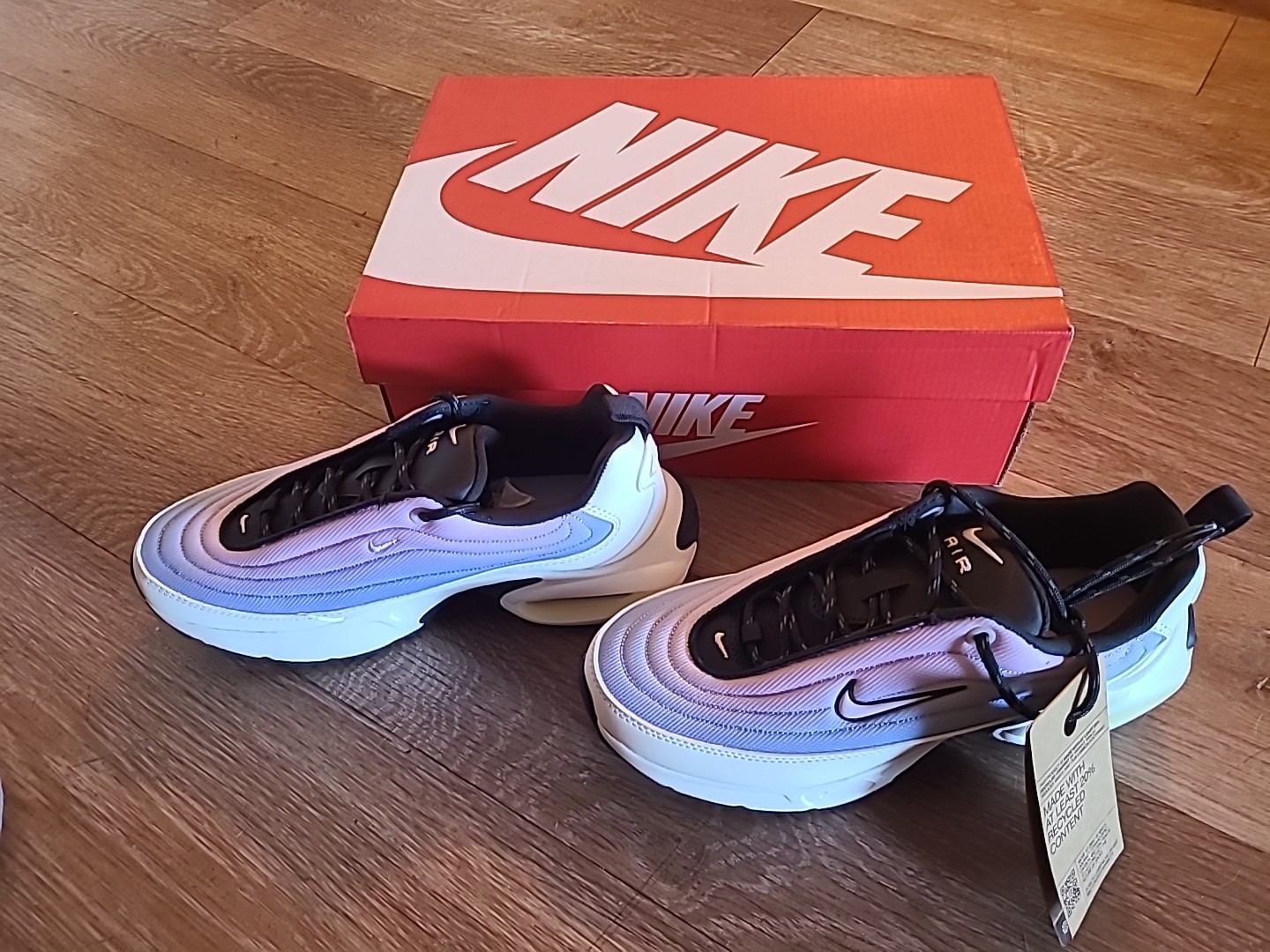 W Nike Air Max Portal sneakers in white and pink Size 7.5 US Women