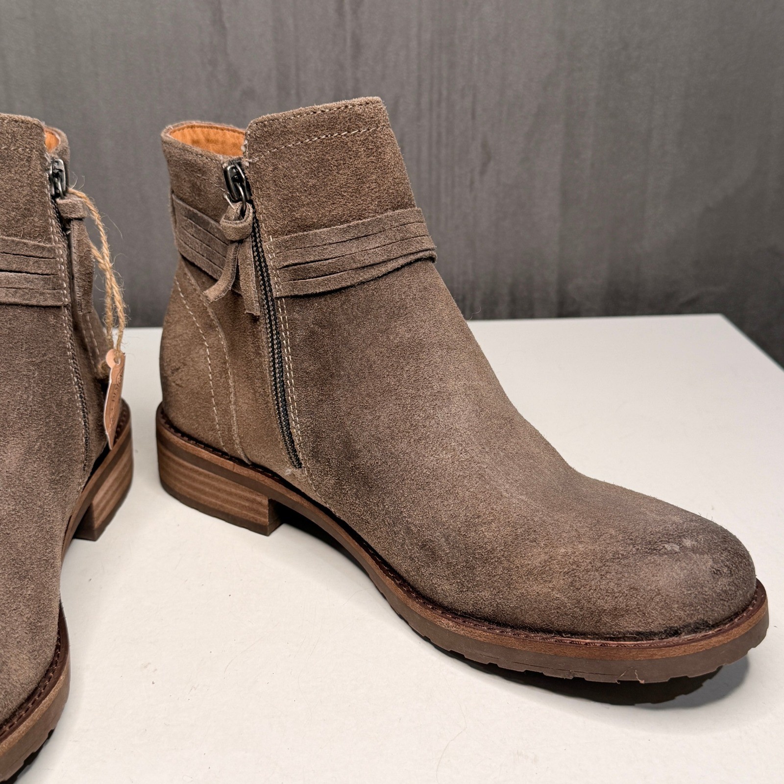 Sofft Aqua Blake Ankle Boots Womens 8 Taupe Grey Suede Waterproof Tassel Zip New