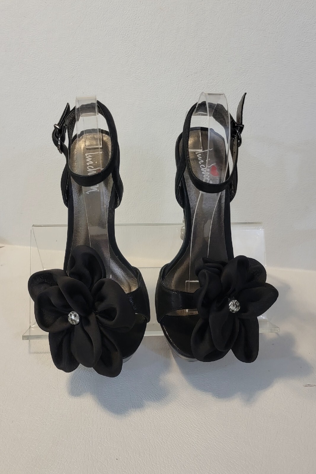Luichiny «Lookin up» Black Floral Jeweled Covered Open Toe Heels