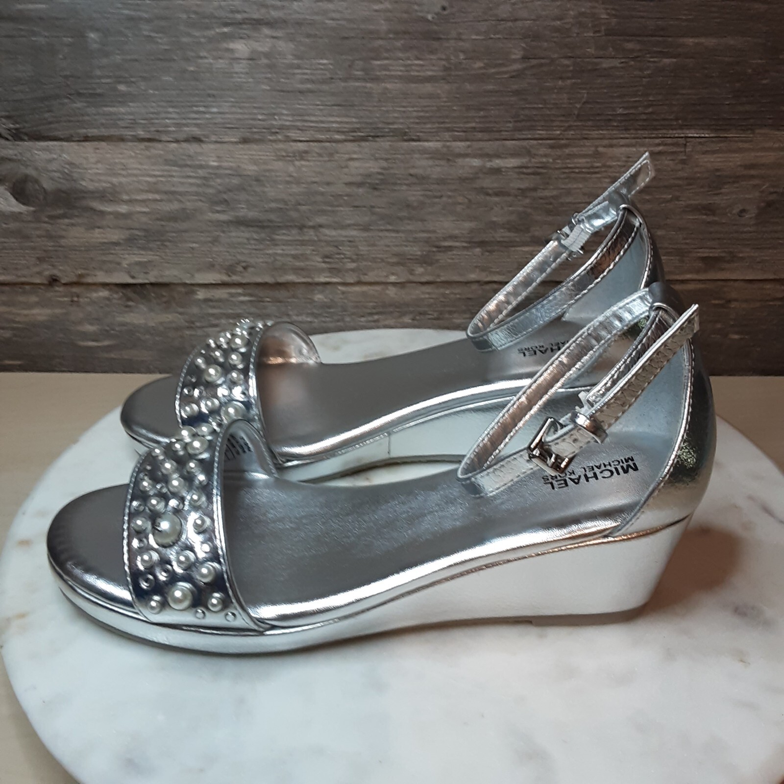 Michael Kors Women’s Silver Platform Shoe Size 5 Cate Choice-888