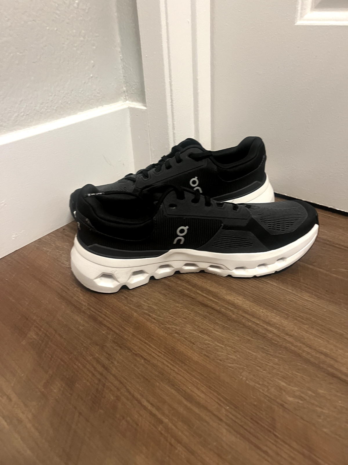 Size 9 – ON Cloudrunner 2 Eclipse Black W