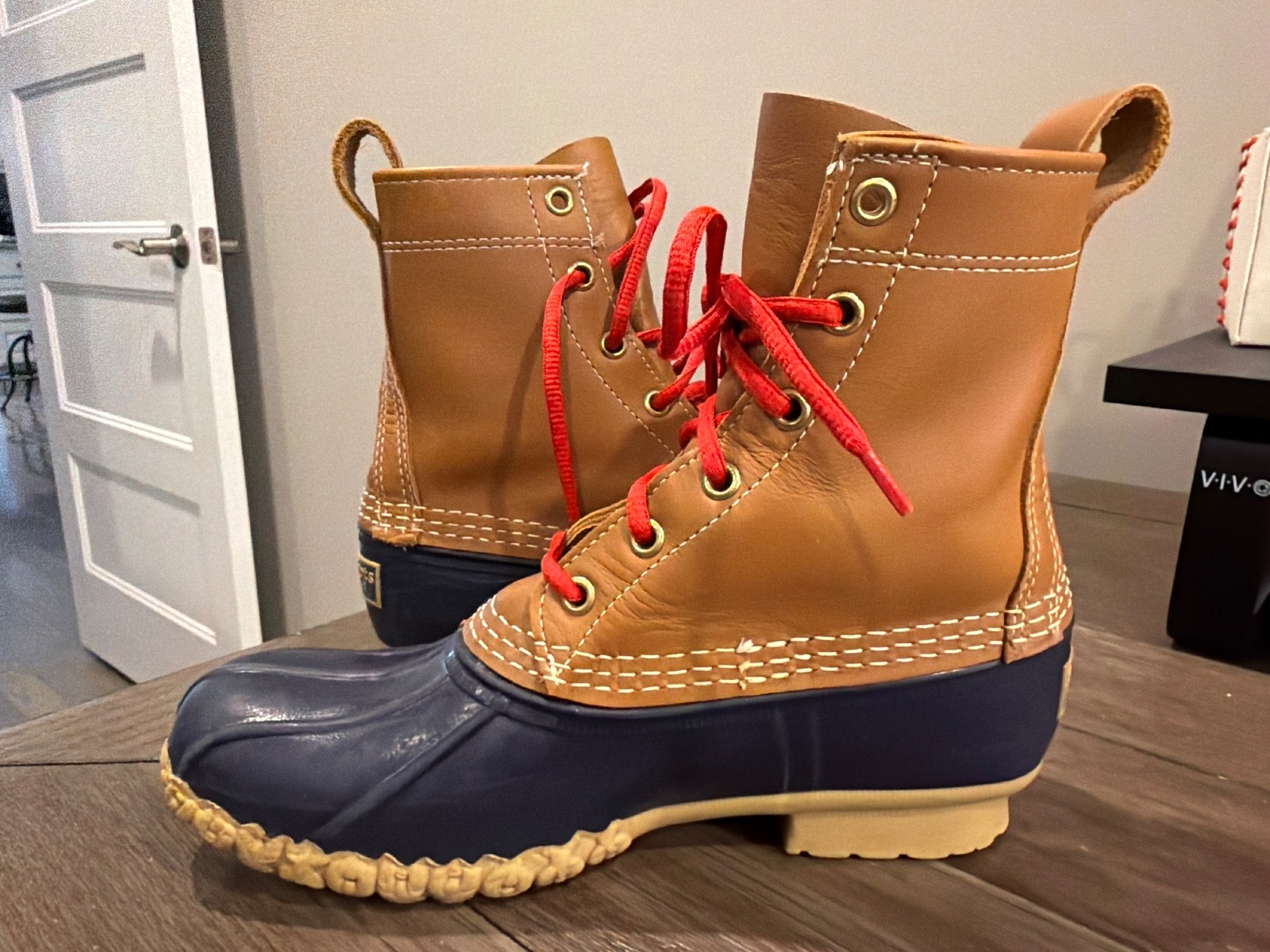 L.L.BEAN Classic 8″ Unlined Tan Leather Navy Blue Waterproof Duck Boot Women’s 7