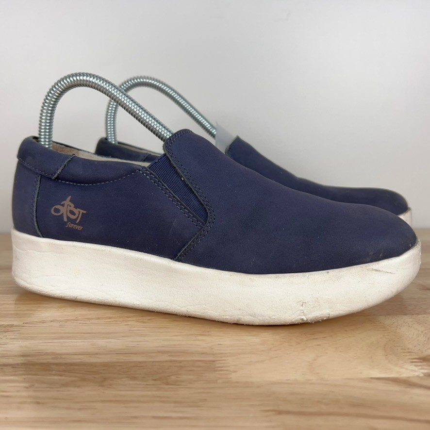 OTBT Womens 8 Camile Platform Slip on Sneakers Navy Blue Leather Upper Casual