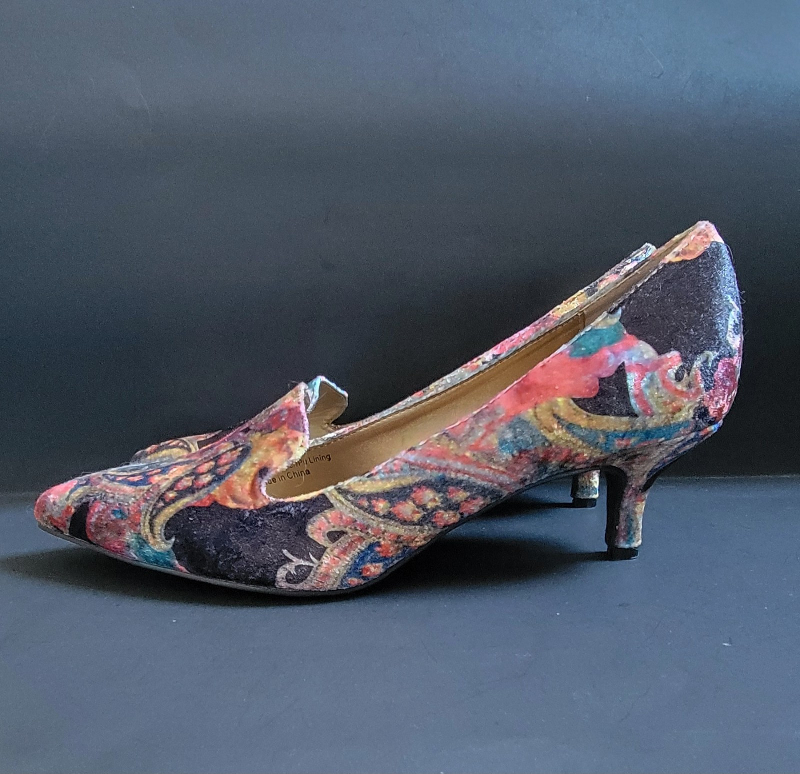 Bellini Women’s Bobcat Multi-colored Velvet Pump Heels Shoes – Sz 8.5