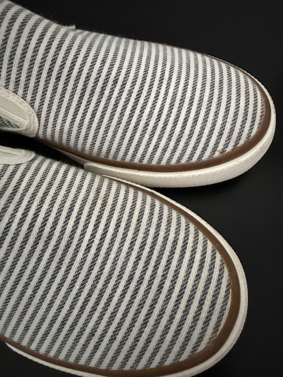 Tommy Bahama Women’s Striped Slip On Sneakers Casual Size 8.5 Brown White Blue