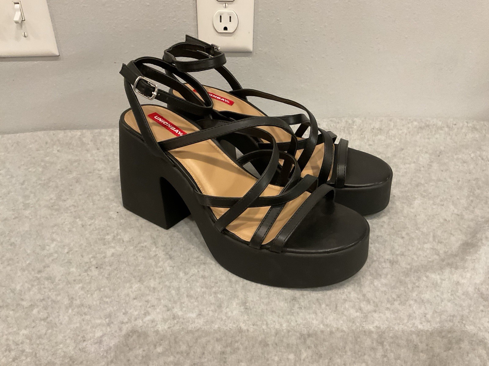 Vintage LN Y2k UnionBay Platform Chunky Black Strappy Sandals Shoes 11 Goth