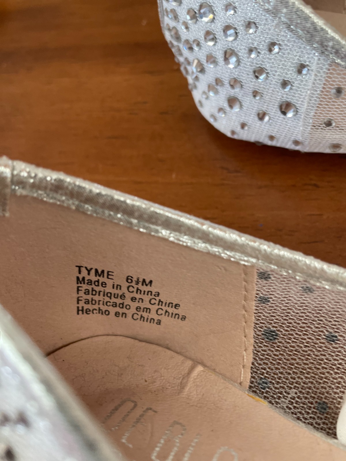 NWT De Blossom Collection Womens Silver Embellished Ballet Flats Size 6.5