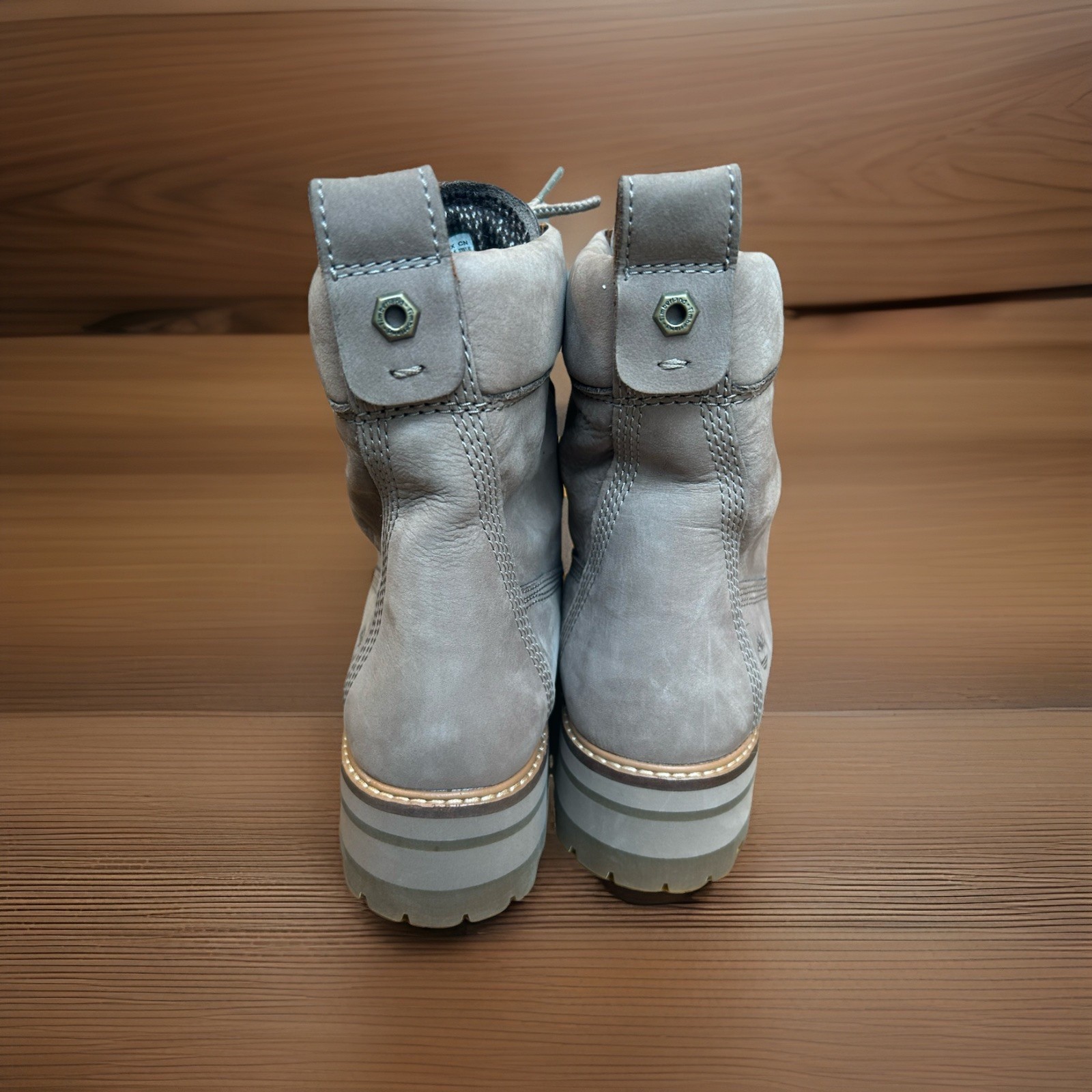 Timberland Women’s US 10 Courmayeur Valley 6″ Ankle Boots A1RQX Taupe Nubuck