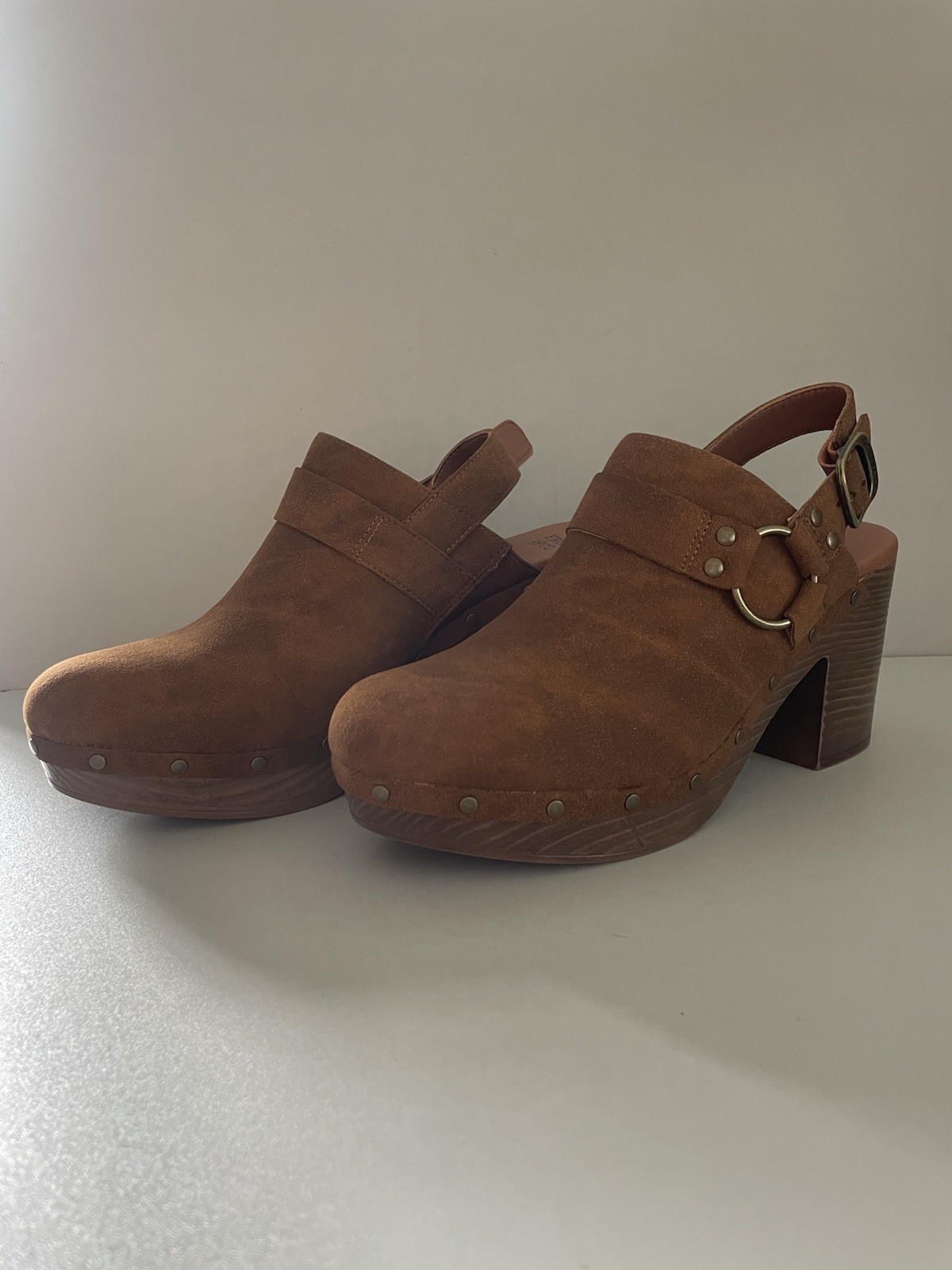NWT Women’s FRYE & CO. Iselle Round Closed Toe Clogs in Cognac