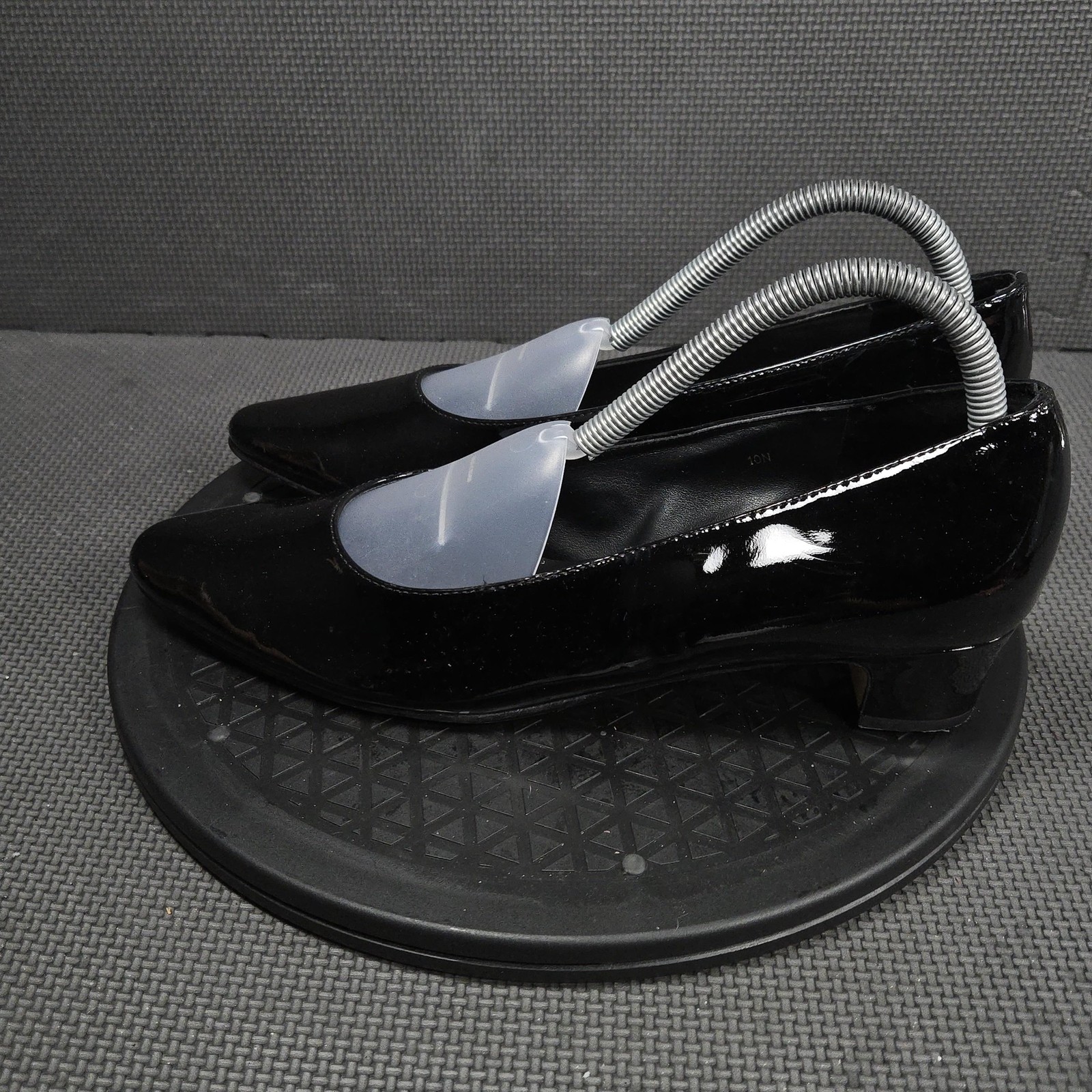 Vaneli Shoes Womens Size 10 N Black Patent Leather Kitten Heel Pumps Pointed