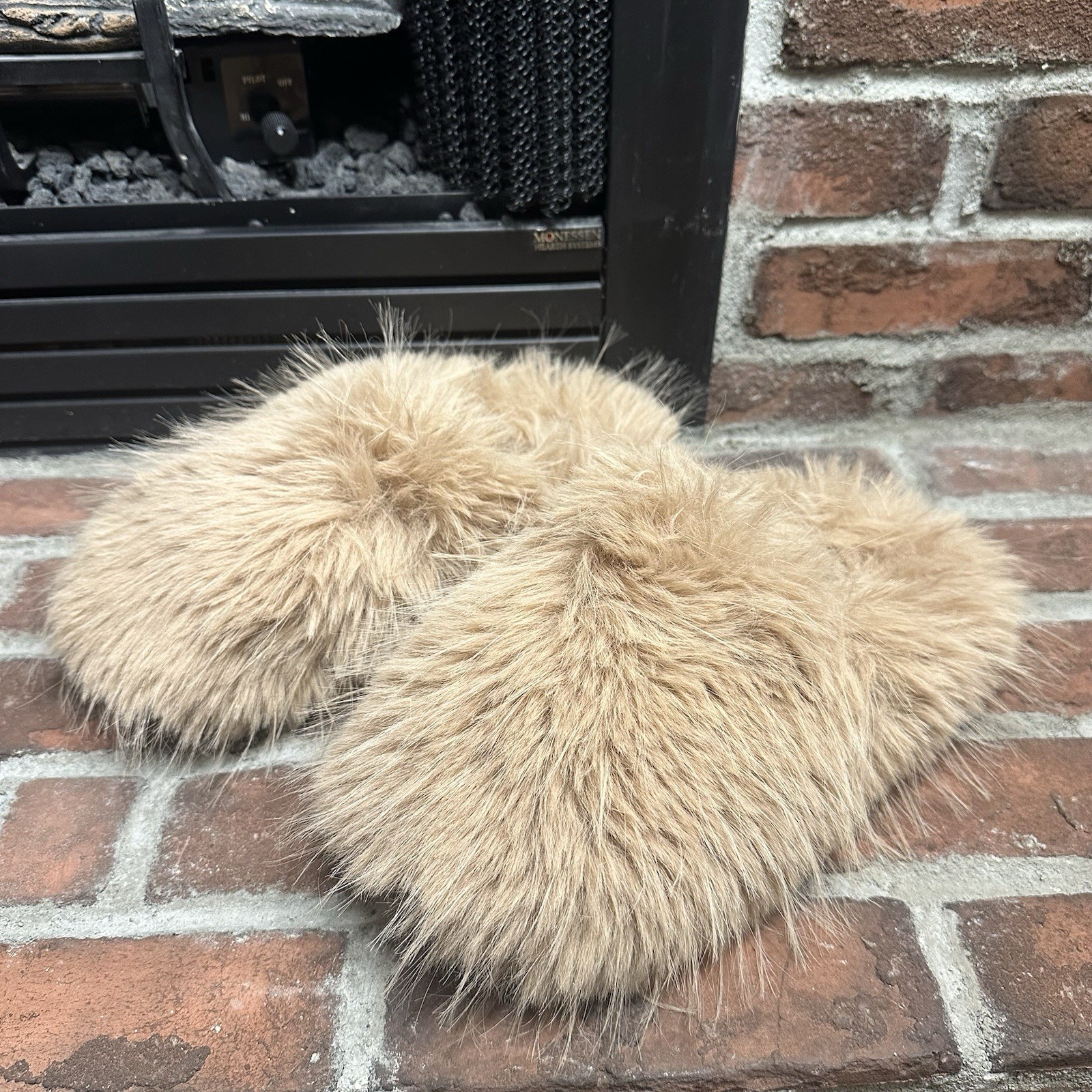Furry Slippers Size 44-45 Soft Cozy Indoor/Outdoor Home Footwear Unisex Super